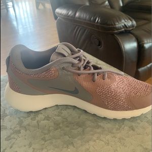 Nike women’s shoes